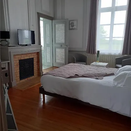 Le Chateau De Buchy