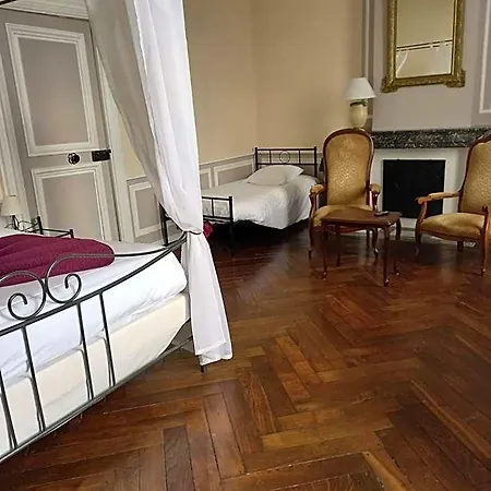 ベッド・アンド・ブレックファスト Le Chateau De 3*