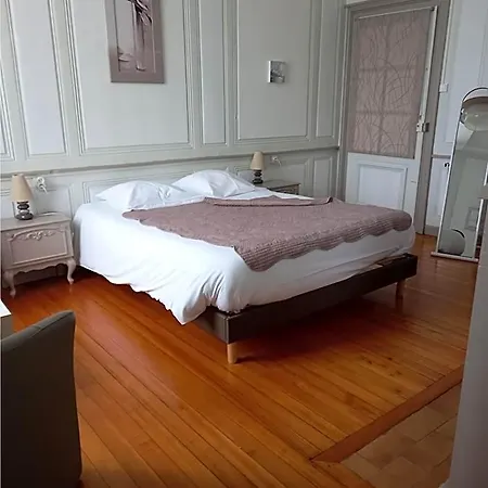 ベッド・アンド・ブレックファスト Le Chateau De