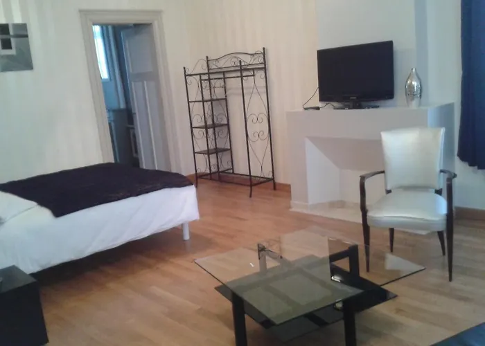 Le Chateau De Bed & Breakfast Buchy (Moselle)