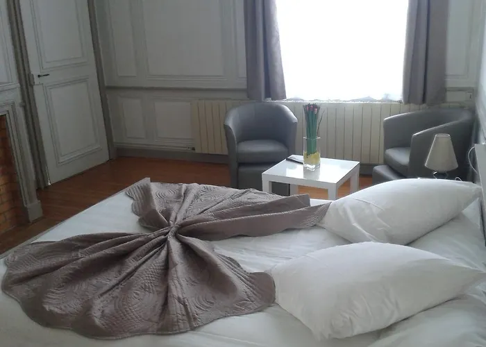 Le Chateau De Bed & Breakfast